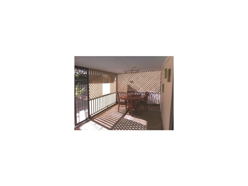 17 Orange Grove Street, Coochiemudlo Island QLD 4184