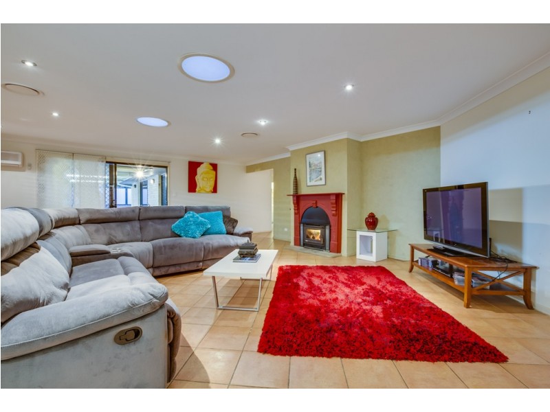 7 Penzance Drive, Redland Bay QLD 4165