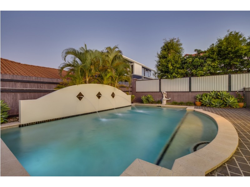 7 Penzance Drive, Redland Bay QLD 4165