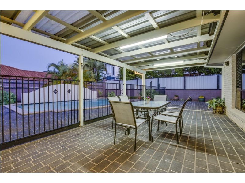 7 Penzance Drive, Redland Bay QLD 4165
