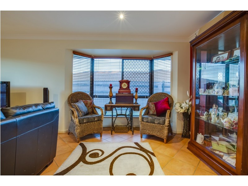 7 Penzance Drive, Redland Bay QLD 4165