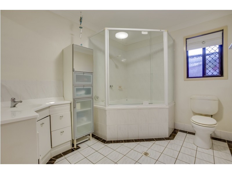 7 Penzance Drive, Redland Bay QLD 4165