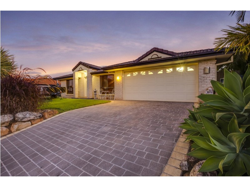 7 Penzance Drive, Redland Bay QLD 4165