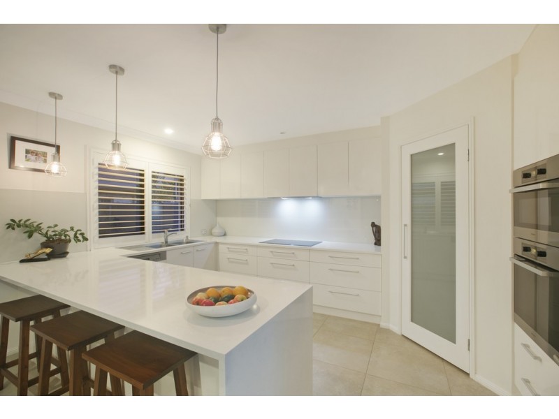 28 Newbury Place, Carindale QLD 4152