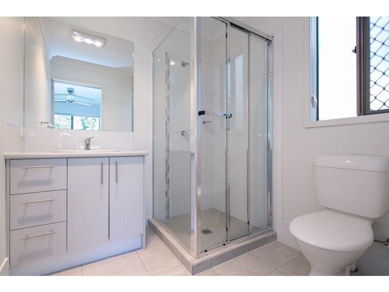 11a St Andrews Avenue, Birkdale QLD 4159