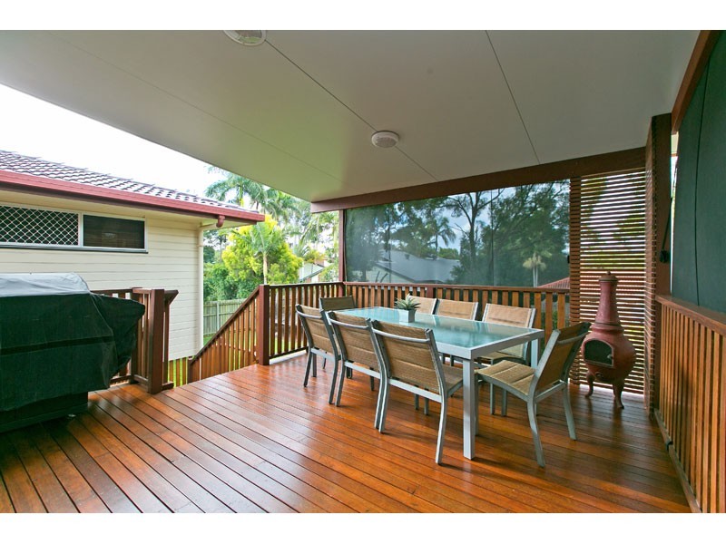 26 Holder Street, Wishart QLD 4122