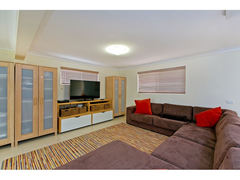 26 Holder Street, Wishart QLD 4122