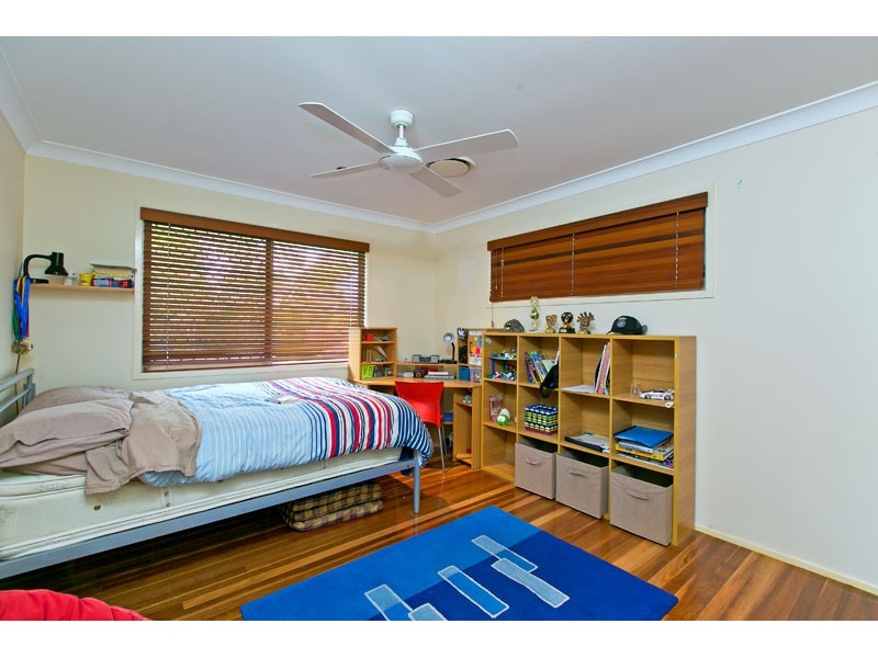 26 Holder Street, Wishart QLD 4122