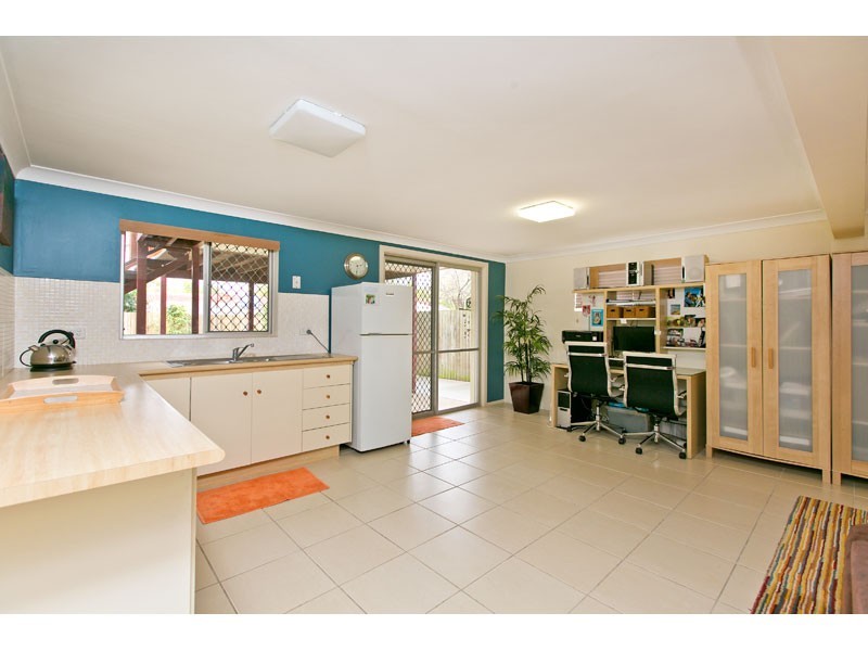 26 Holder Street, Wishart QLD 4122