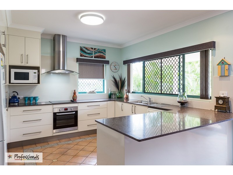 2c Bainbridge Street East, Ormiston QLD 4160