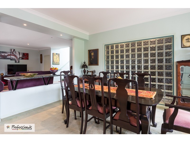 2c Bainbridge Street East, Ormiston QLD 4160