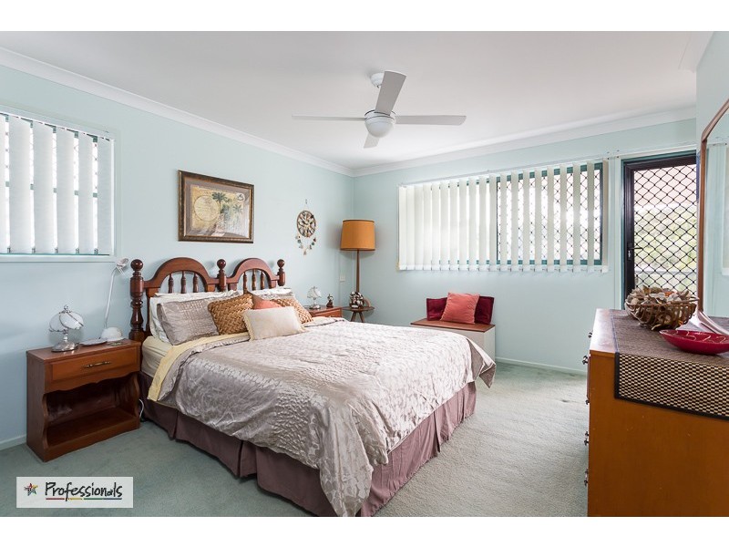 2c Bainbridge Street East, Ormiston QLD 4160