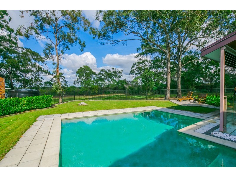 12 Whitehall Avenue, Birkdale QLD 4159