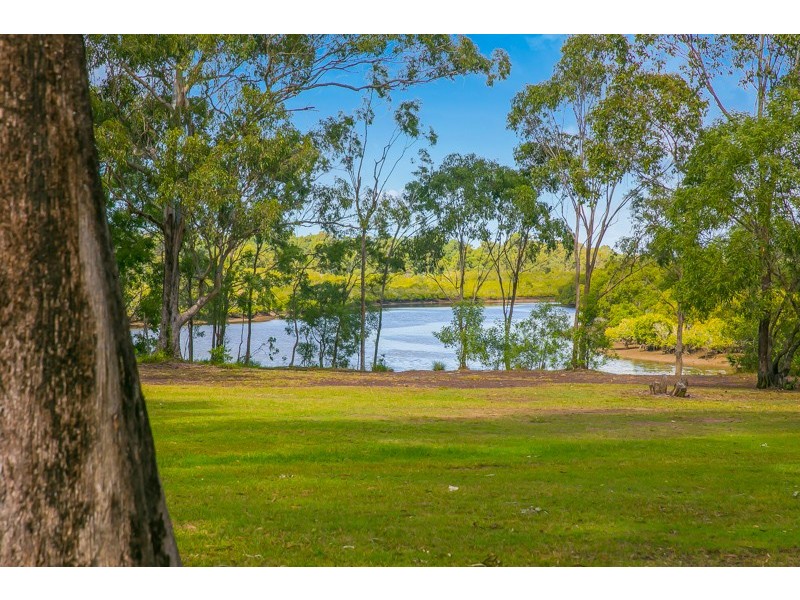 12 Whitehall Avenue, Birkdale QLD 4159