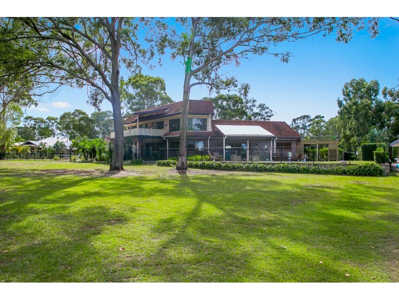 12 Whitehall Avenue, Birkdale QLD 4159
