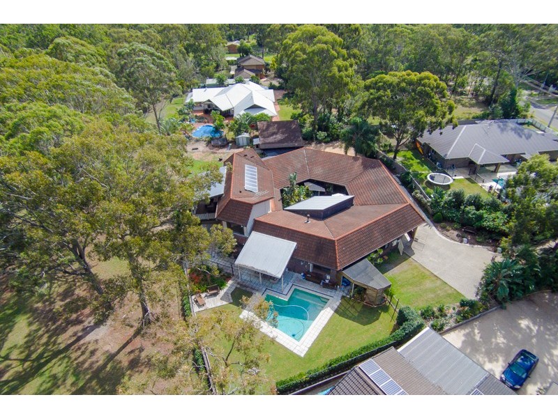 12 Whitehall Avenue, Birkdale QLD 4159