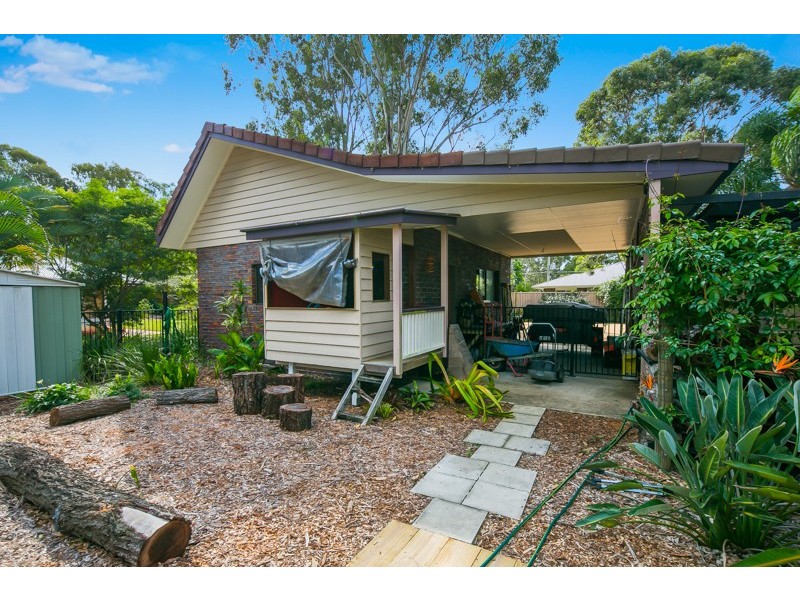 12 Whitehall Avenue, Birkdale QLD 4159