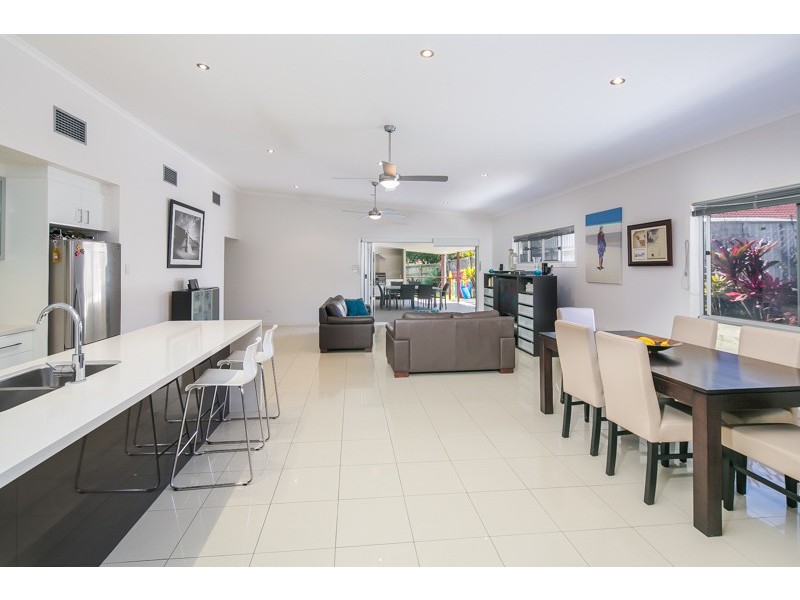 8 Lemongrove Road, Birkdale QLD 4159