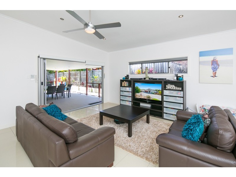 8 Lemongrove Road, Birkdale QLD 4159