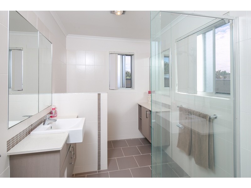 8 Lemongrove Road, Birkdale QLD 4159