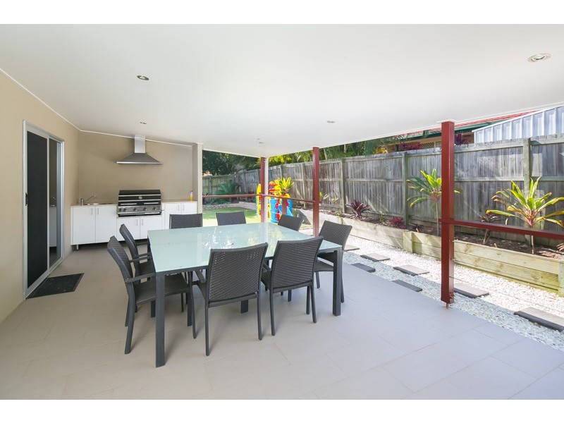 8 Lemongrove Road, Birkdale QLD 4159