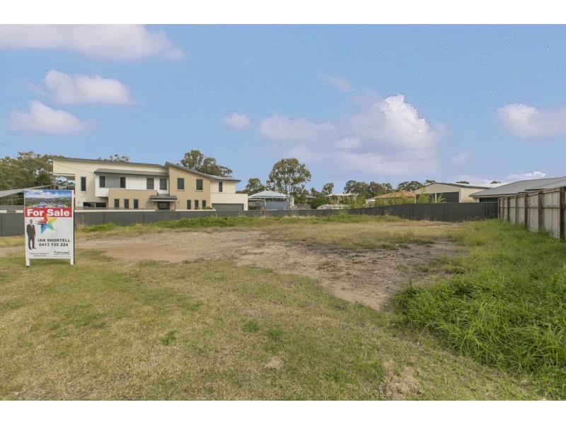 3 Baywalk Place, Thorneside QLD 4158