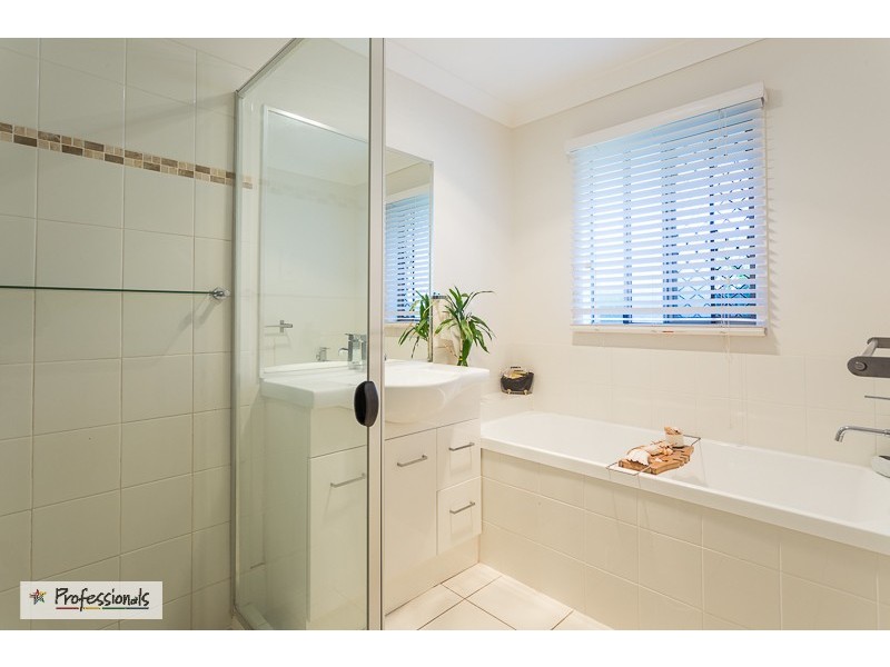 64 Wellington Street, Ormiston QLD 4160
