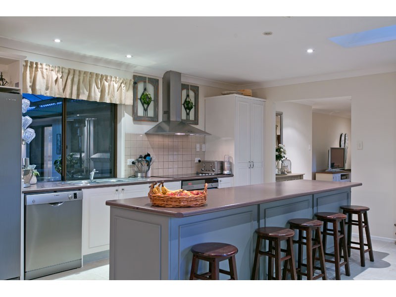 2 St James Road, Birkdale QLD 4159