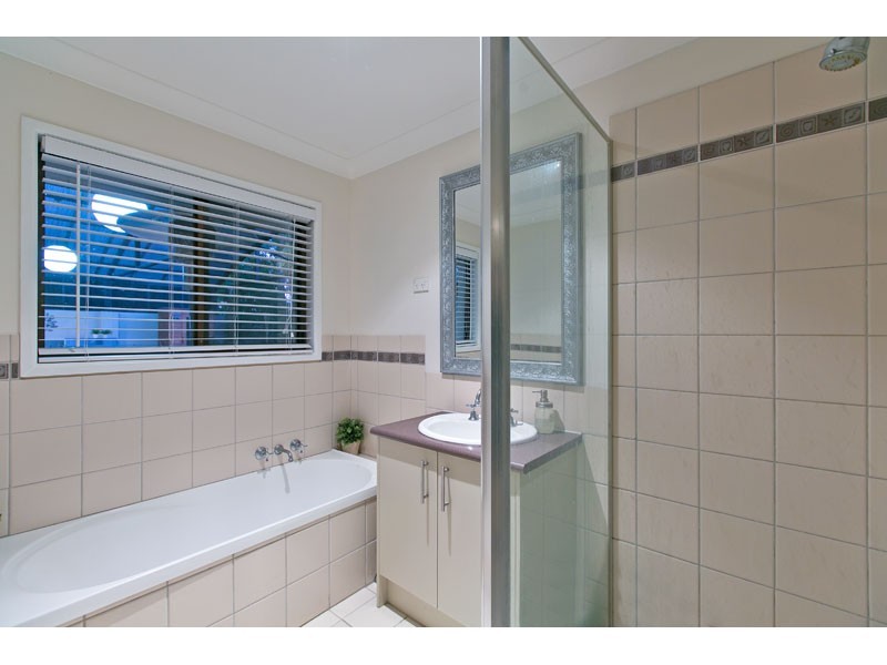 2 St James Road, Birkdale QLD 4159