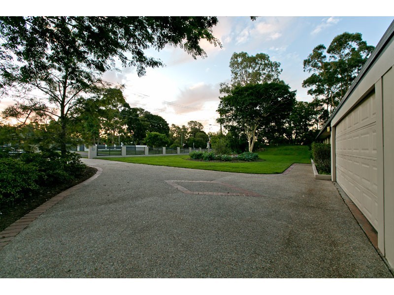 2 St James Road, Birkdale QLD 4159