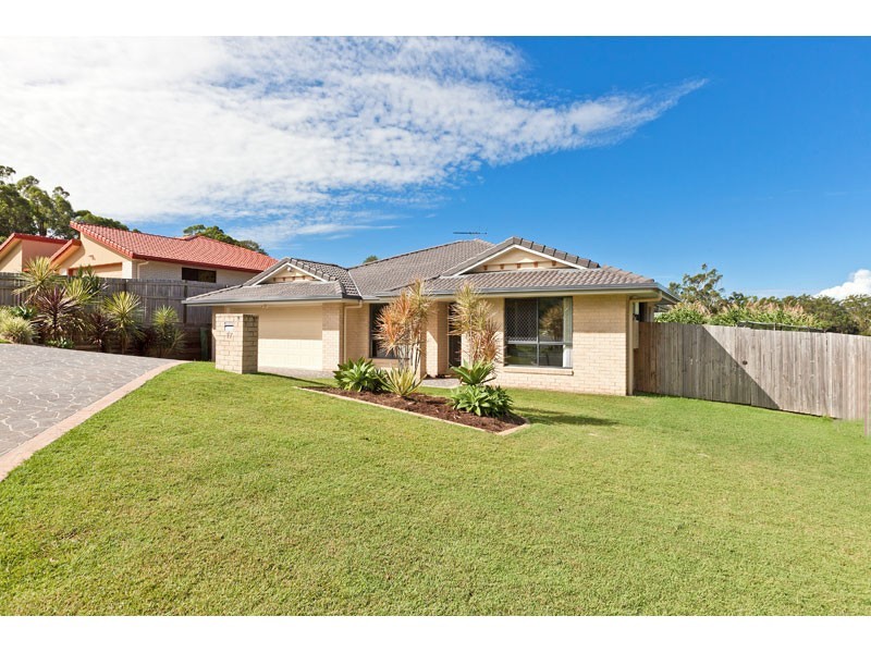 17 Emperor Drive, Redland Bay QLD 4165