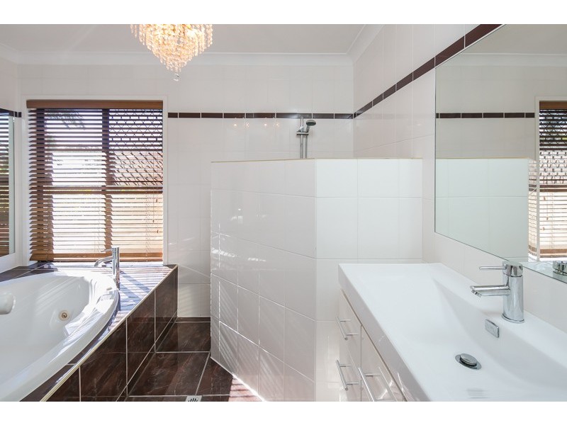 17 Delacroix Place, Mackenzie QLD 4156