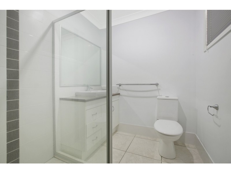 2/118 Beach Street, Cleveland QLD 4163