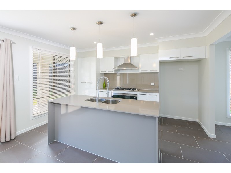 100 Spurs Drive, Wellington Point QLD 4160