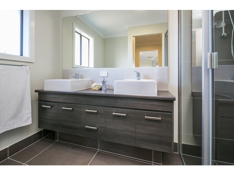 100 Spurs Drive, Wellington Point QLD 4160