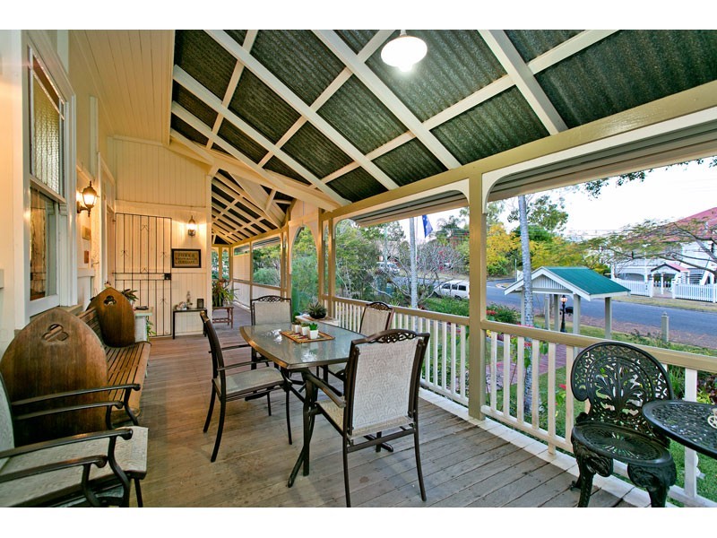 84 Watson Street, Camp Hill QLD 4152