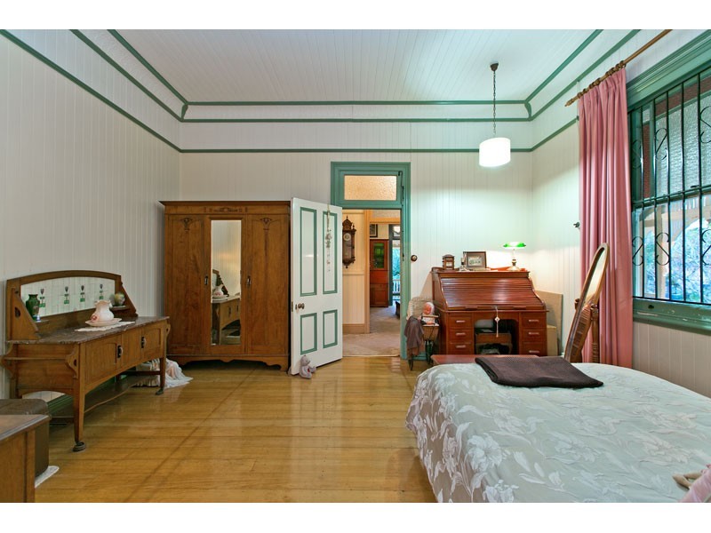 84 Watson Street, Camp Hill QLD 4152