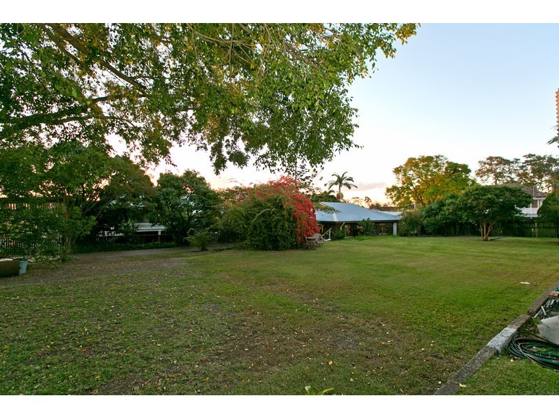 84 Watson Street, Camp Hill QLD 4152