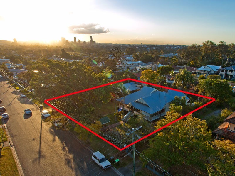 84 Watson Street, Camp Hill QLD 4152