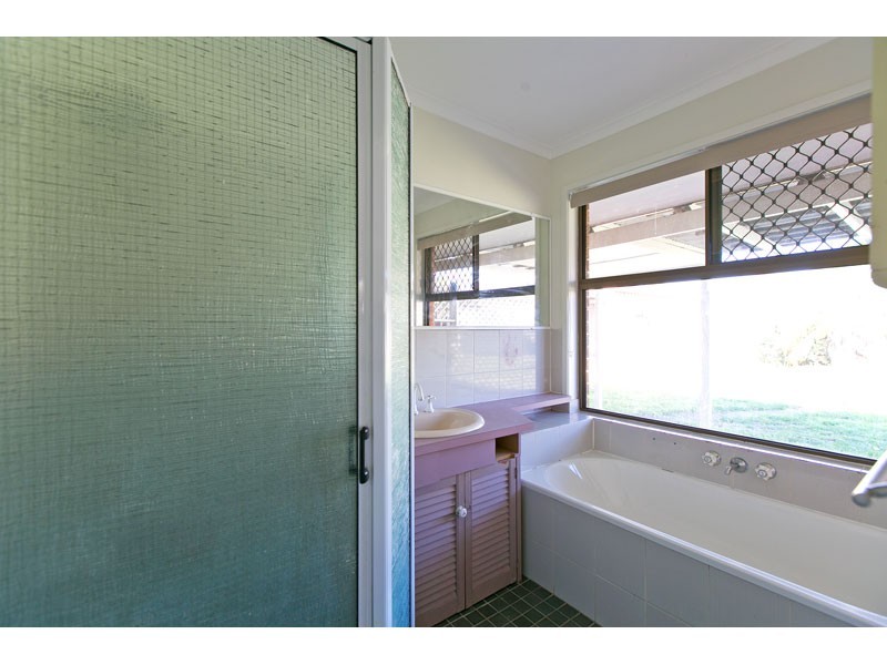 9 Bangalow Street, Victoria Point QLD 4165