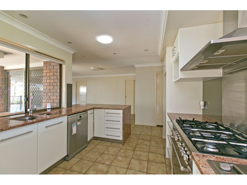 72 Dorsal Drive, Birkdale QLD 4159