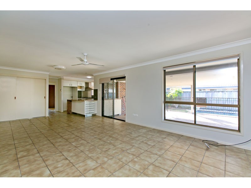 72 Dorsal Drive, Birkdale QLD 4159