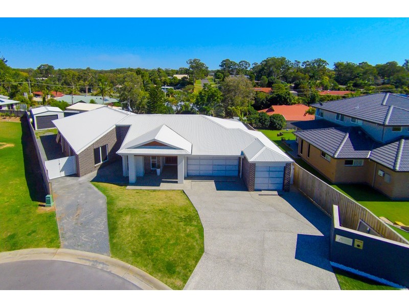 30 Magnetic Place, Redland Bay QLD 4165