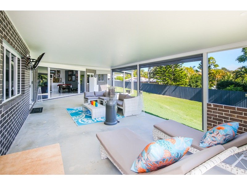 30 Magnetic Place, Redland Bay QLD 4165