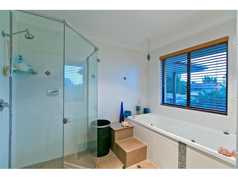 12 Kooringa Avenue, Cleveland QLD 4163