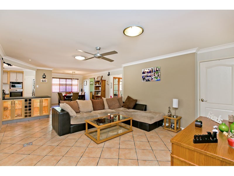 24 Farnham Street, Wellington Point QLD 4160