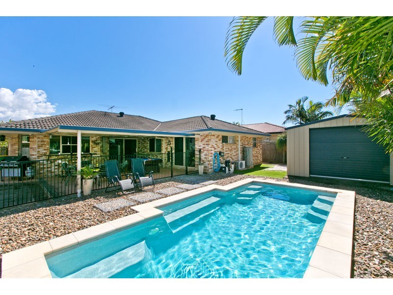 24 Farnham Street, Wellington Point QLD 4160