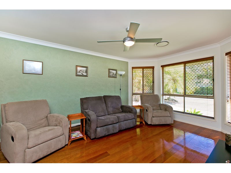 24 Farnham Street, Wellington Point QLD 4160