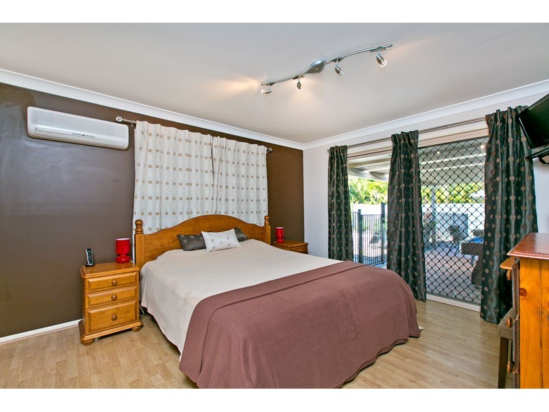 24 Farnham Street, Wellington Point QLD 4160