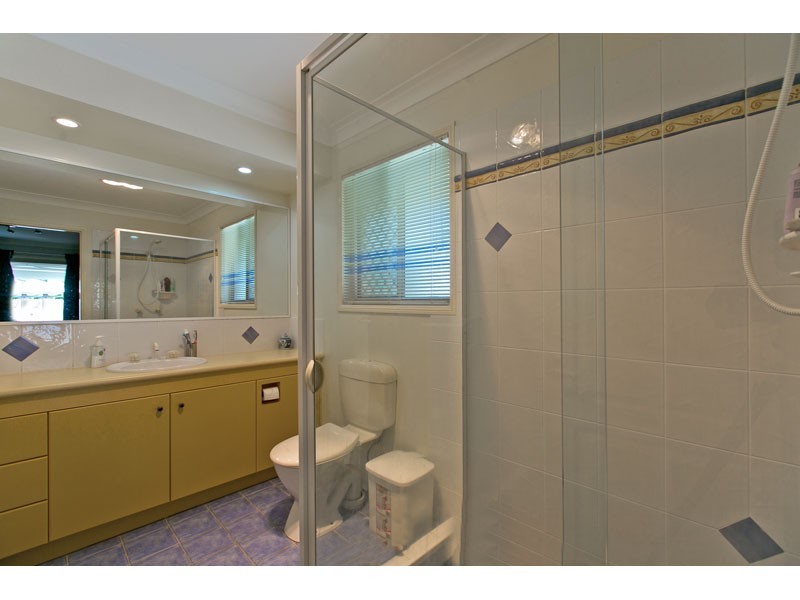 24 Farnham Street, Wellington Point QLD 4160